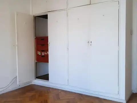 Venta - 3 ambientes con balcón - Luminoso - Almagro