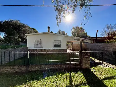 ALQUILER CASA 2 DORMITORIOS Y COCHERA EN SAN LUIS 
