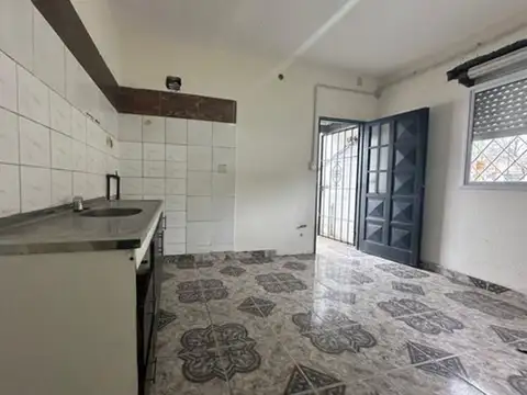 Casa 8 ambientes con 3 baños