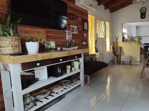 Casa 6 ambientes con 3 baños