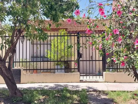 CASA 3 AMBIENTES LOTE DE 300 MTS LOMA HERMOSA