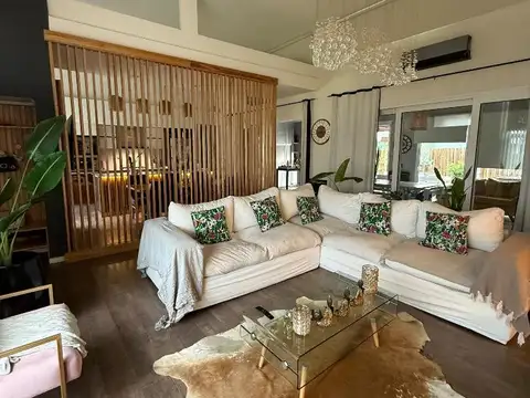 Casa 5 ambientes con 6 baños