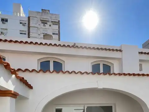 Venta Casa de Pasillo PH Tres Dormitorios con Patio en Centro Río