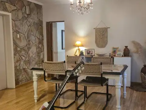 Depto Tipo Casa 4 ambientes con 2 baños