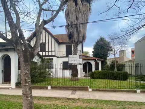 CASA DE ESTILO HISTORICA EN VENTA EN CITY BELL