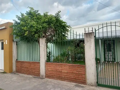 CASA CON TERRENO AMPLIO