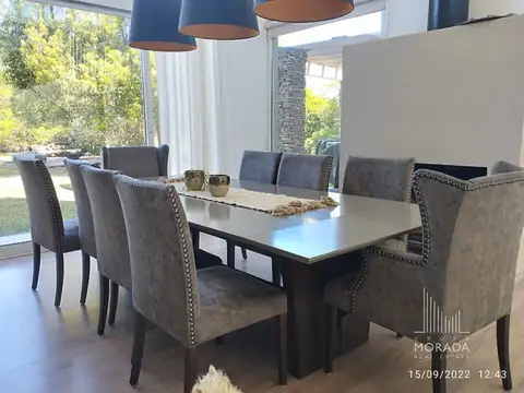 Casa 5 ambientes con 2 baños