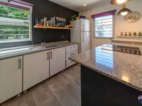 Casa 3 ambientes con 2 baños