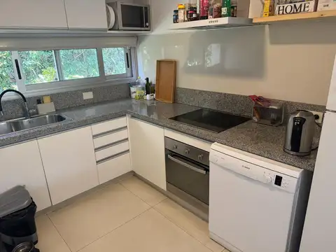 Departamento 4 ambientes con 3 baños