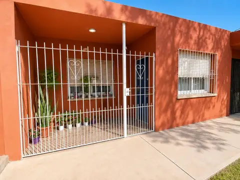 OPORTUNIDAD VENTA CASA EN LOTE PROPIO DIVIDIDA EN 3 PH ? ESCUCHA OFERTA