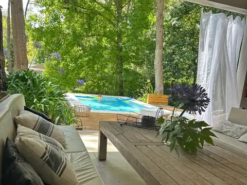 Impecable casa en Carilo, lista para entrar!