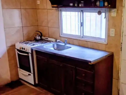 Casa 4 ambientes con 2 baños