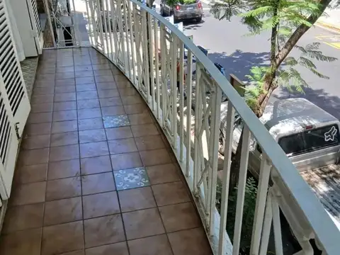 Depto Tipo Casa en Venta 50 años