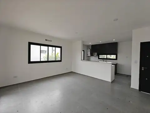 Casa 4 ambientes con 3 baños