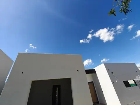 Casa en venta en San Ramon, Pilar del Este. Oportunidad!