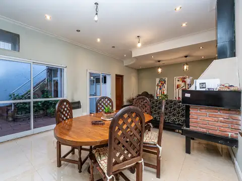 CASA EN VENTA DE 3 AMBIENTES CON DEPENDENCIA EN LINIERS - CABA
