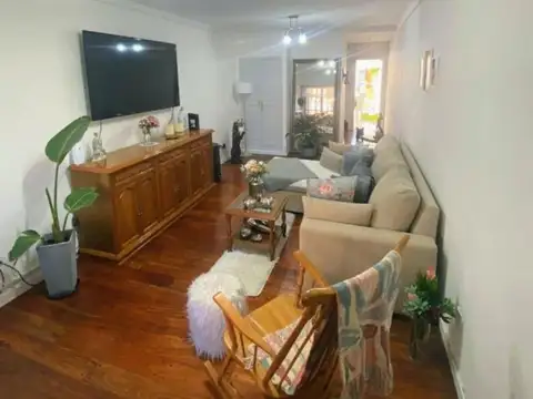Depto Tipo Casa en Venta de 5 ambientes