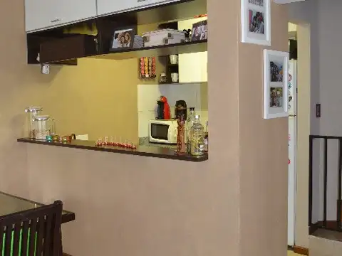 Casa en Alquiler con 2 cocheras