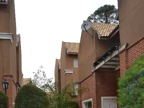 Casa en Alquiler de 3 dormitorios