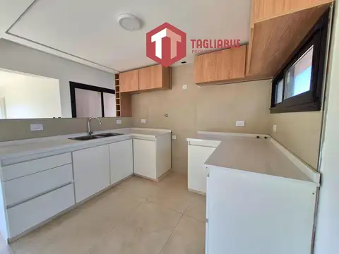 Casa 3 ambientes con 2 baños