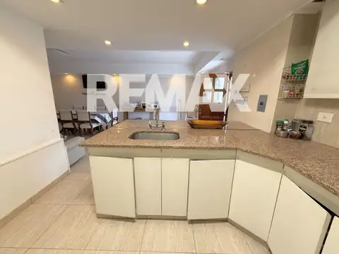 VENTA CASA 5 DORMITORIOS EN LA 1 BAJADA LAS GRUTAS