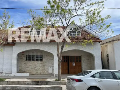 VENTA CASA 5 DORMITORIOS EN LA 1 BAJADA LAS GRUTAS