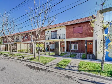 Depto Tipo Casa en Venta de 3 ambientes