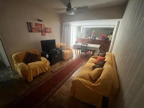 VENTA OPORTUNIDAD 4 AMBIENTES PATIO A/PROFESIONAL
