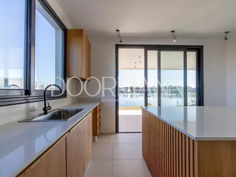 Casa en venta 4 habitaciones dependencia laguna | Barrio Santa Ana | Villanueva