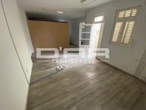 Avenida Emilio Castro 5700, Piso 1