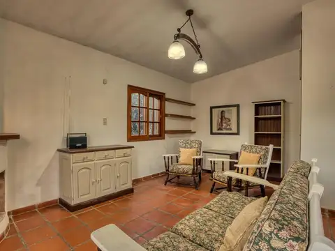 Casa 2 ambientes con 1 baño