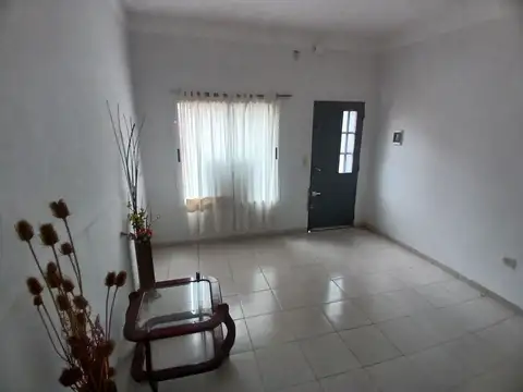 Dr. Rebizzo 4500, Piso PB