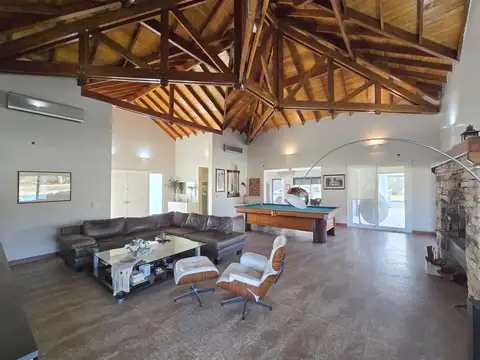 VENTA STA. MATILDE CASA 8 AMB PILETA GREEN DE GOLF