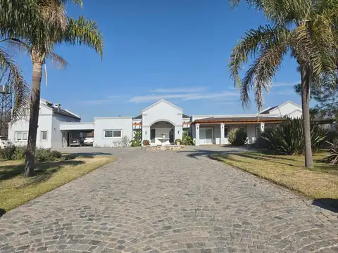 VENTA STA. MATILDE CASA 8 AMB PILETA GREEN DE GOLF