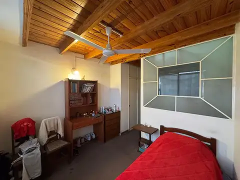 VENTA CASA TRIPLEX CON PATIO Y PARRILLERO