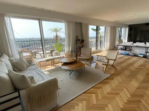 Venta Piso alto sobre Av. Libertador, 200 m c/balcón terraza