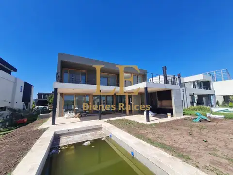 Puertos Del Lago 100