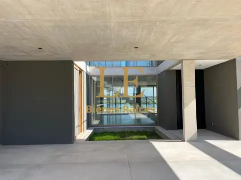 Puertos Del Lago, Costas