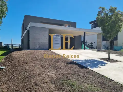 Venta Casa En Puertos del Lago - Barrio Costas