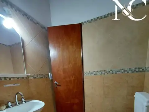 Casa 4 ambientes con 2 baños