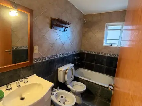 Departamento 2 ambientes en venta. Azopardo 300.