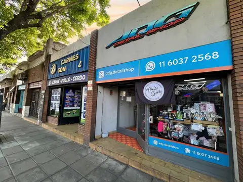 Dos locales sobre lote propio. Sup total: 142 mts