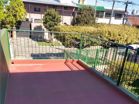 Depto Tipo Casa 3 ambientes con 1 baño