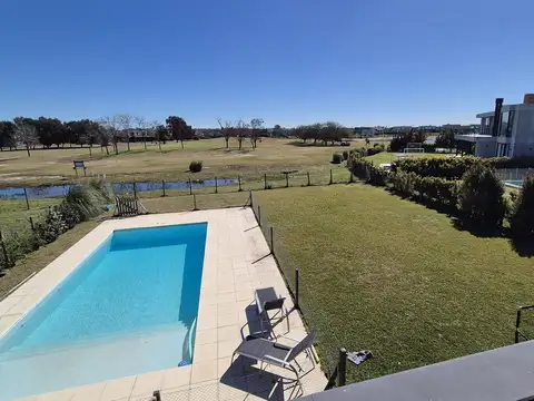 Casa en Venta en El Cantón - Barrio Golf, USD 380.000