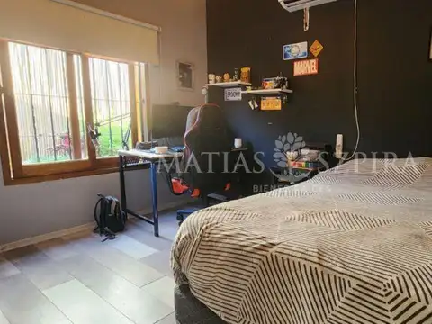 CASA EN VENTA 4 AMBIENTES AMPLIO PARQUE PISCINA