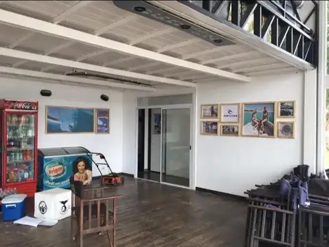Casa en venta en San Antonio, oportunidad, frente al río, con vista abierta