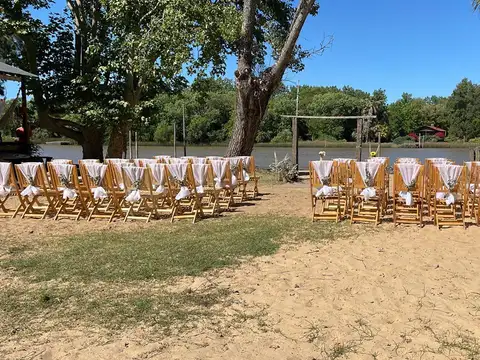 Parador gastronómico en venta sobre Rio San Antonio Delta Tigre con cabaña equipada
