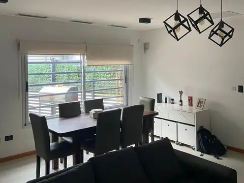 Casa en Venta en Adrogue, USD 175.000