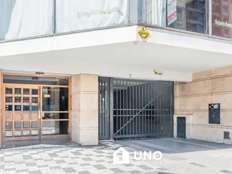 Av. Pellegrini y Corrientes - Cochera.