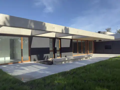 Casa en Venta en City Bell, USD 450.000